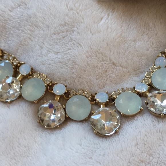 Gorgeous J Crew statement crystal necklace - Picture 2 of 3